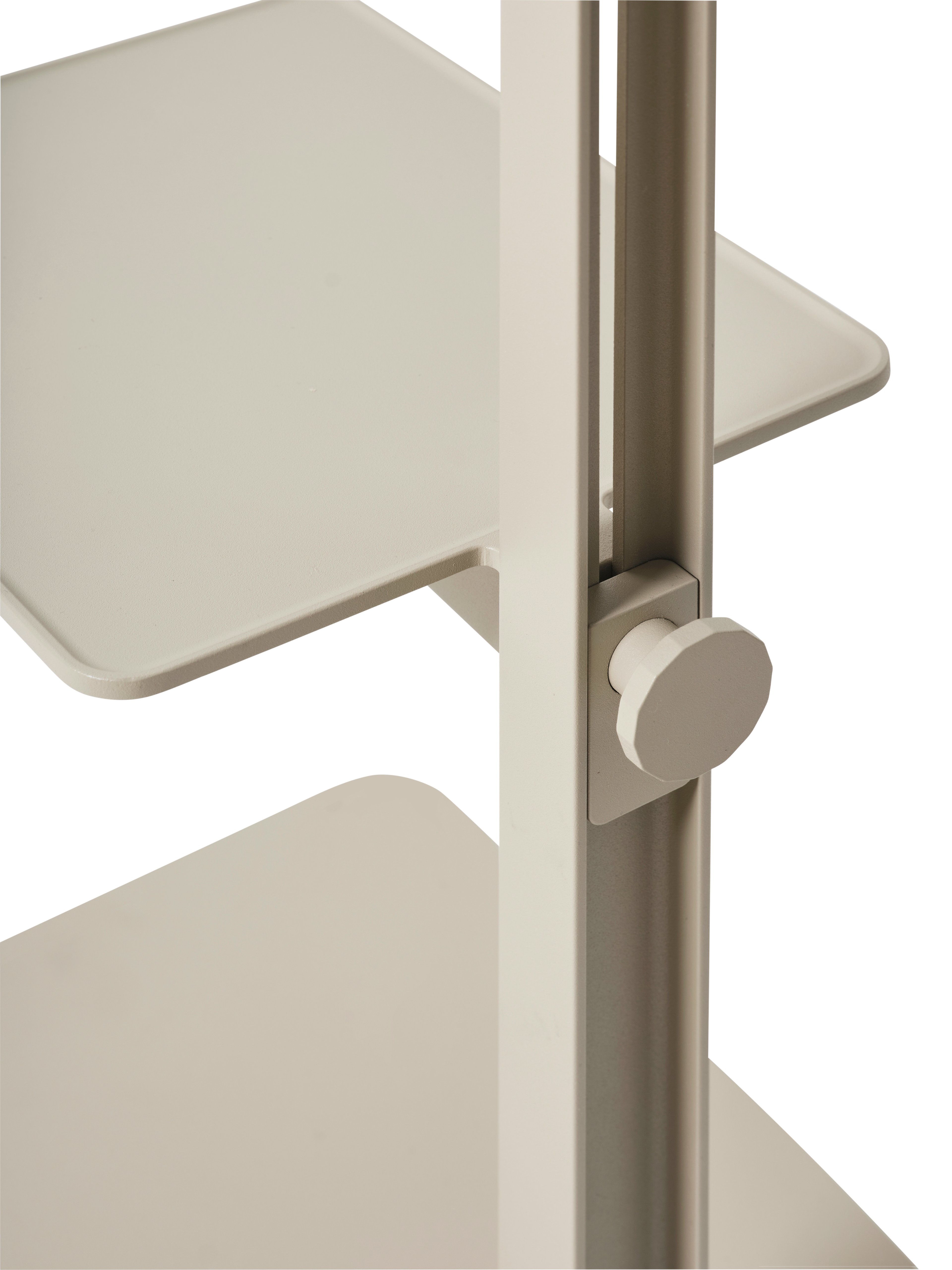 Ganz gleich, ob Sie Ihren Arbeitsplatz im Büro oder zuhause haben – wir haben die passende Lösung für Ihre Anforderungen. Diese einfache, schlichte Arbeitsplatzlösung mit einer Höhe von 85 cm bietet jede Menge Aufbewahrungsmöglichkeiten.