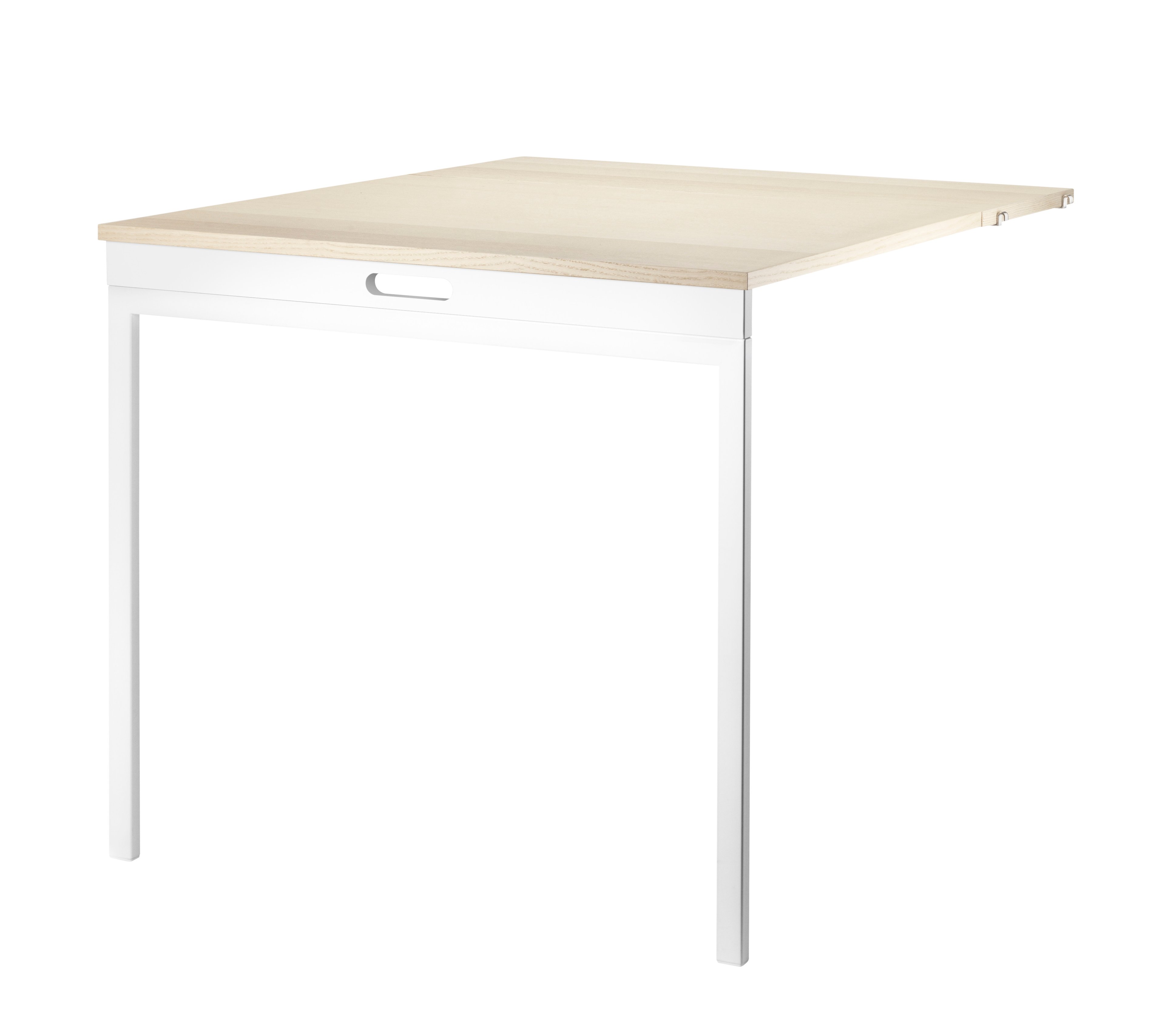 La table pliante peut être facilement dépliée et repliée grâce à sa construction flexible. Les dimensions de la table dépliée sont les suivantes : l78 x p96 x h71 cm. Une fois repliée, la table se fond dans l’étagère et possède les dimensions suivantes : l78 x p30 x h71 cm. La table pliante est compatible avec les montants de sol grillagés String® System d’une profondeur de 30 cm. La table pliante convient parfaitement à une petite cuisine ou à d’autres espaces étroits où une table standard encombrerait l’espace. Maximisez l’usage et utilisez la table pliante comme bureau pendant la journée et comme table à manger le soir.