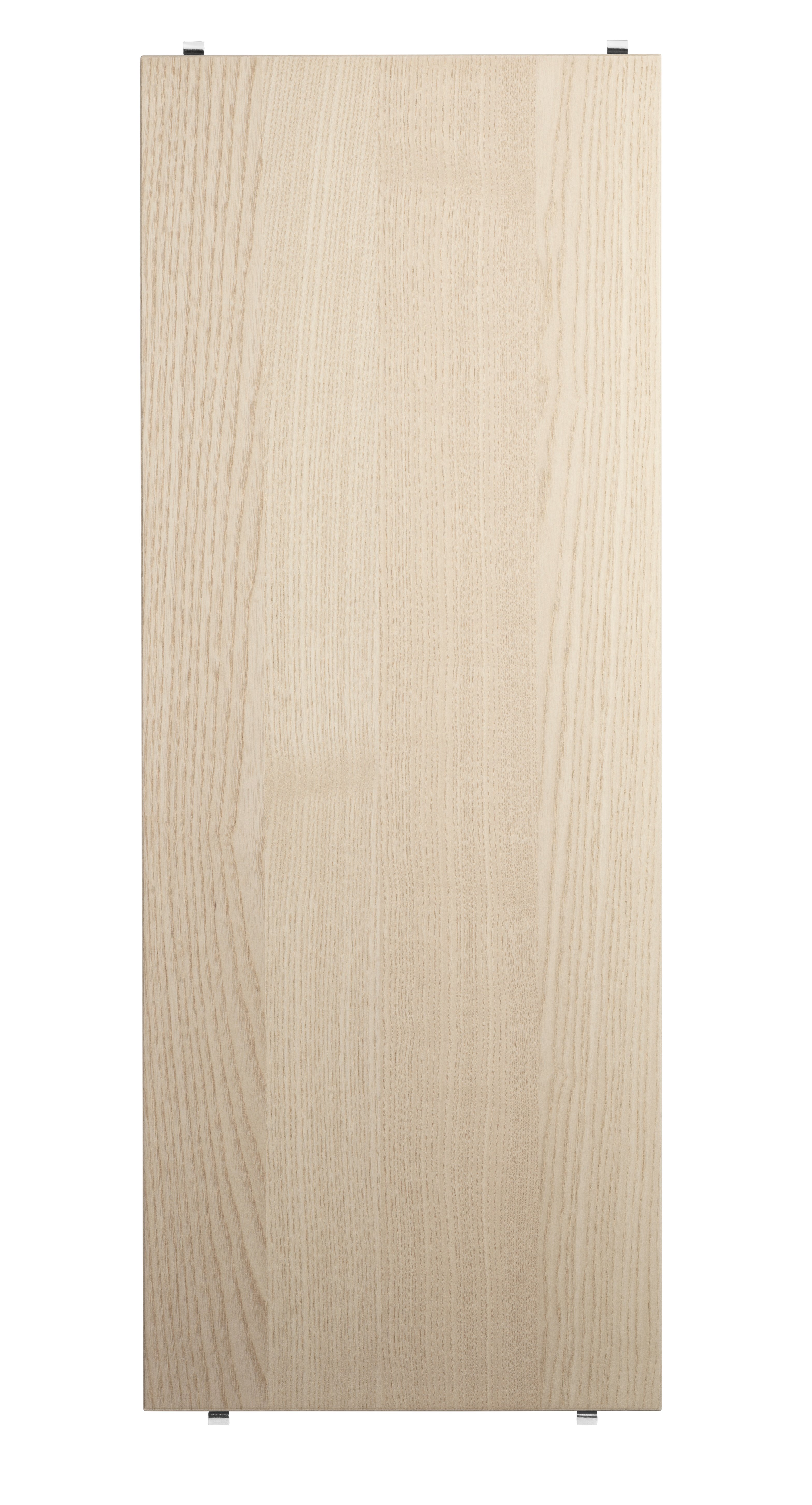 Hyllplanen i trä finns i två bredder, 58 cm och 78 cm, samt två djup, 20 cm och 30 cm. Hyllplanen passar med tråd- och plexgavlar från String® System så länge hyllplanen och gavlarna har samma djup. Hyllplanen är smidiga och enkla att flytta runt efter tycke och smak. Skapa en hylla i ett monokromt utförande eller blanda hyllplan i olika färger och träslag. Varje förpackning innehåller tre hyllplan samt hyllbärare.

Oavsett om du vill skapa en hylla i ett enhetligt, monokromt utförande eller experimentera med att blanda hyllplan i olika färger och träslag, ger String® System dig möjligheten att skräddarsy din förvaringslösning helt efter eget tycke och smak.