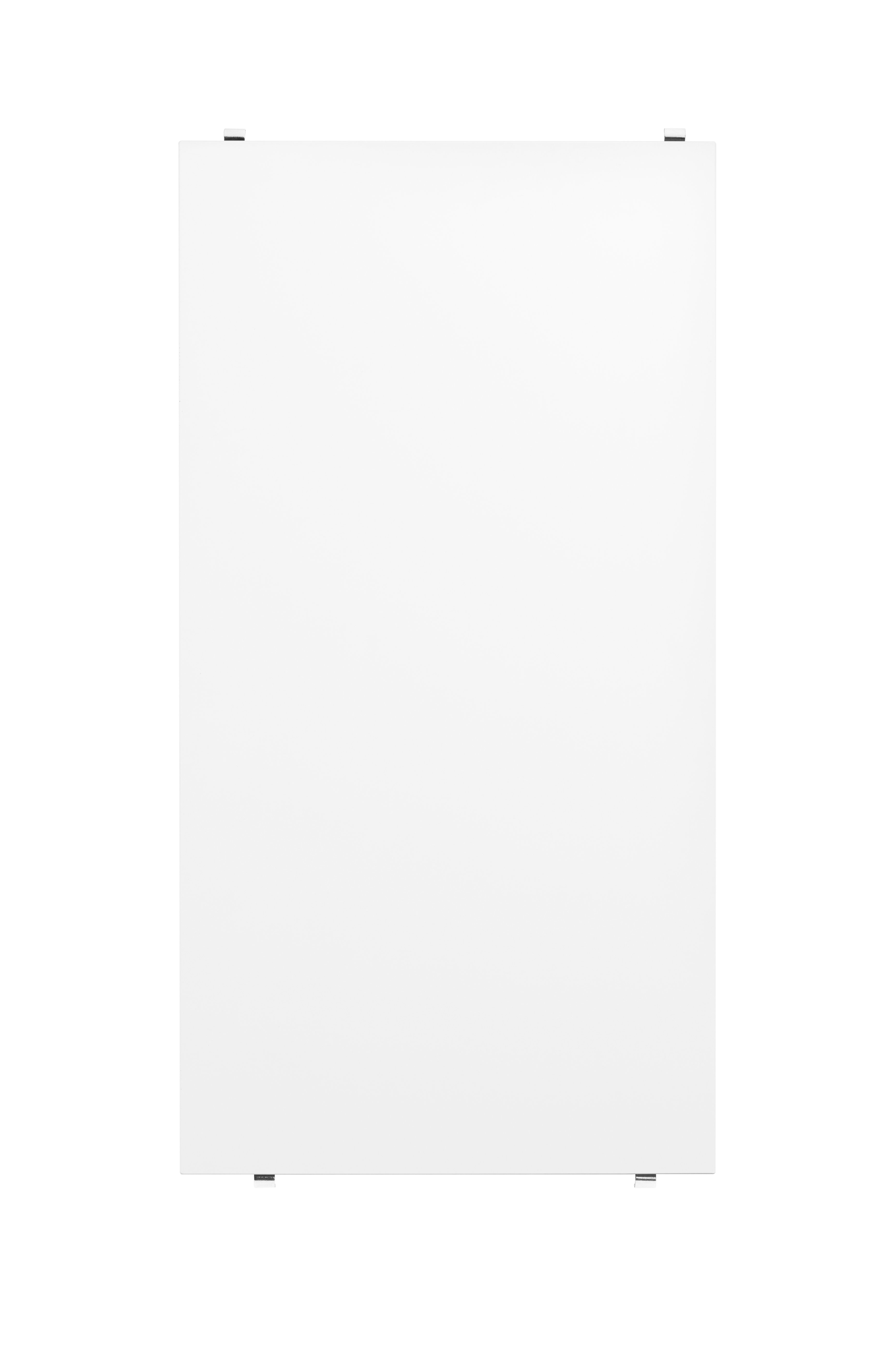 Hyllplanen i trä finns i två bredder, 58 cm och 78 cm, samt två djup, 20 cm och 30 cm. Hyllplanen passar med tråd- och plexgavlar från String® System så länge hyllplanen och gavlarna har samma djup. Hyllplanen är smidiga och enkla att flytta runt efter tycke och smak. Skapa en hylla i ett monokromt utförande eller blanda hyllplan i olika färger och träslag. Varje förpackning innehåller tre hyllplan samt hyllbärare.

Oavsett om du vill skapa en hylla i ett enhetligt, monokromt utförande eller experimentera med att blanda hyllplan i olika färger och träslag, ger String® System dig möjligheten att skräddarsy din förvaringslösning helt efter eget tycke och smak.