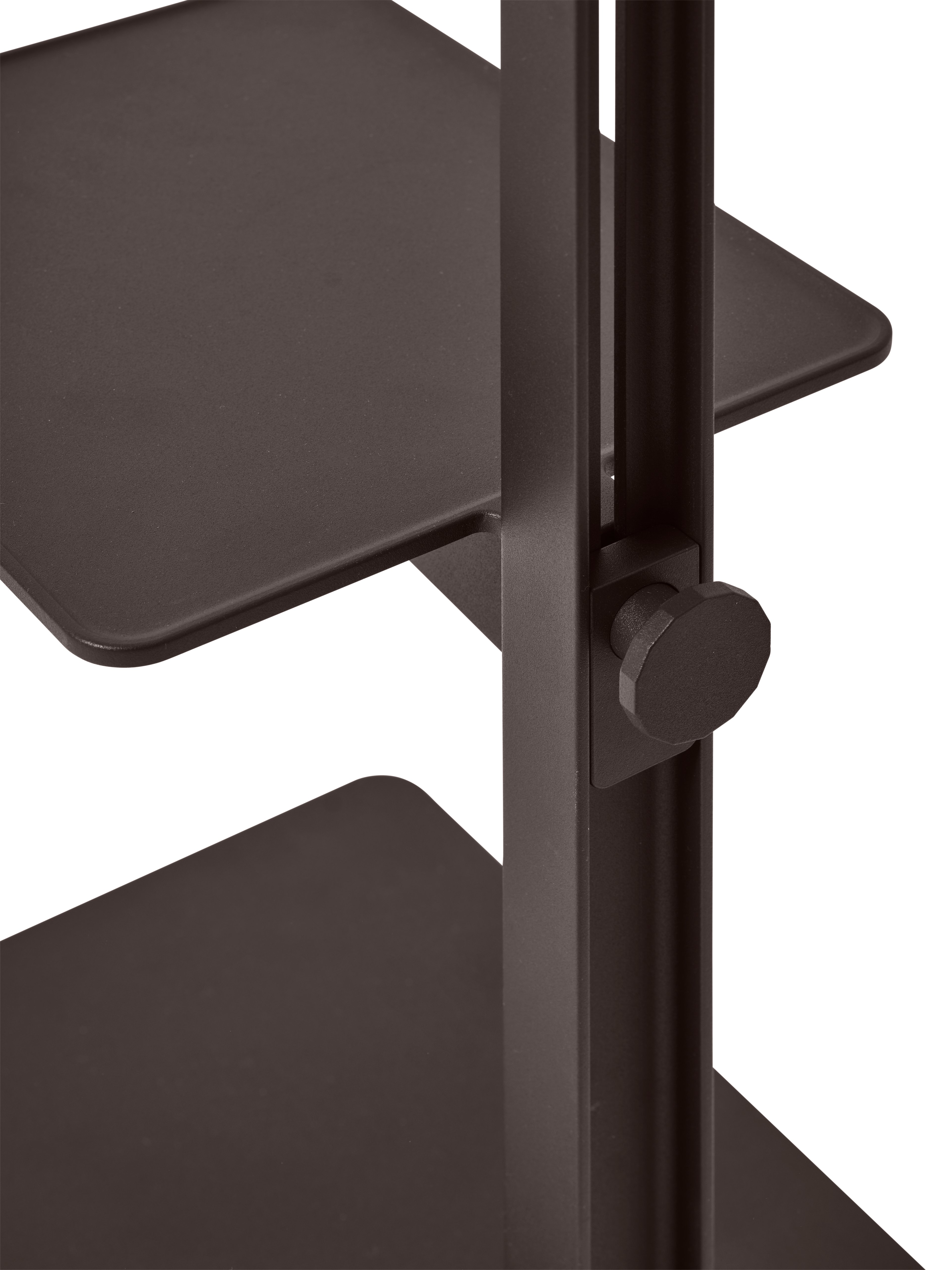 Museum Sidetable is a height-adjustable table in aluminum and steel. It has a variety of uses: Flower pedestal, small extra table by the sofa, bedside table, hallway table and more. The side table has the following dimensions: w24 x d30 x h76.5 cm where the highest height is 73 cm, and the lowest height is 32 cm.