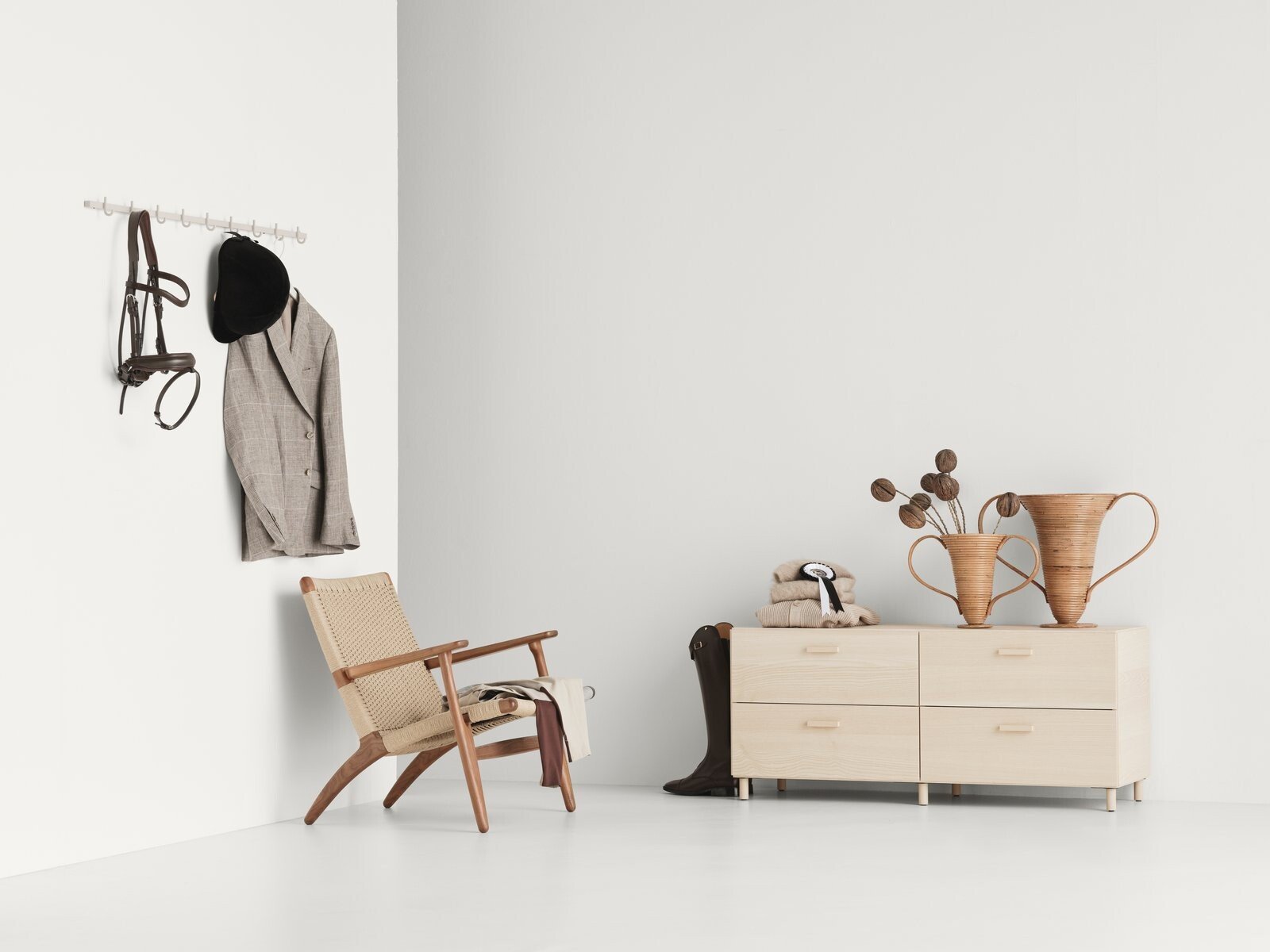 Hook rail from the Relief assortment. Available in three different sizes reflecting the widths of the chests of drawers from Relief. The smallest is 41 cm, the medium-sized is 82 cm, and the largest is 123 cm.