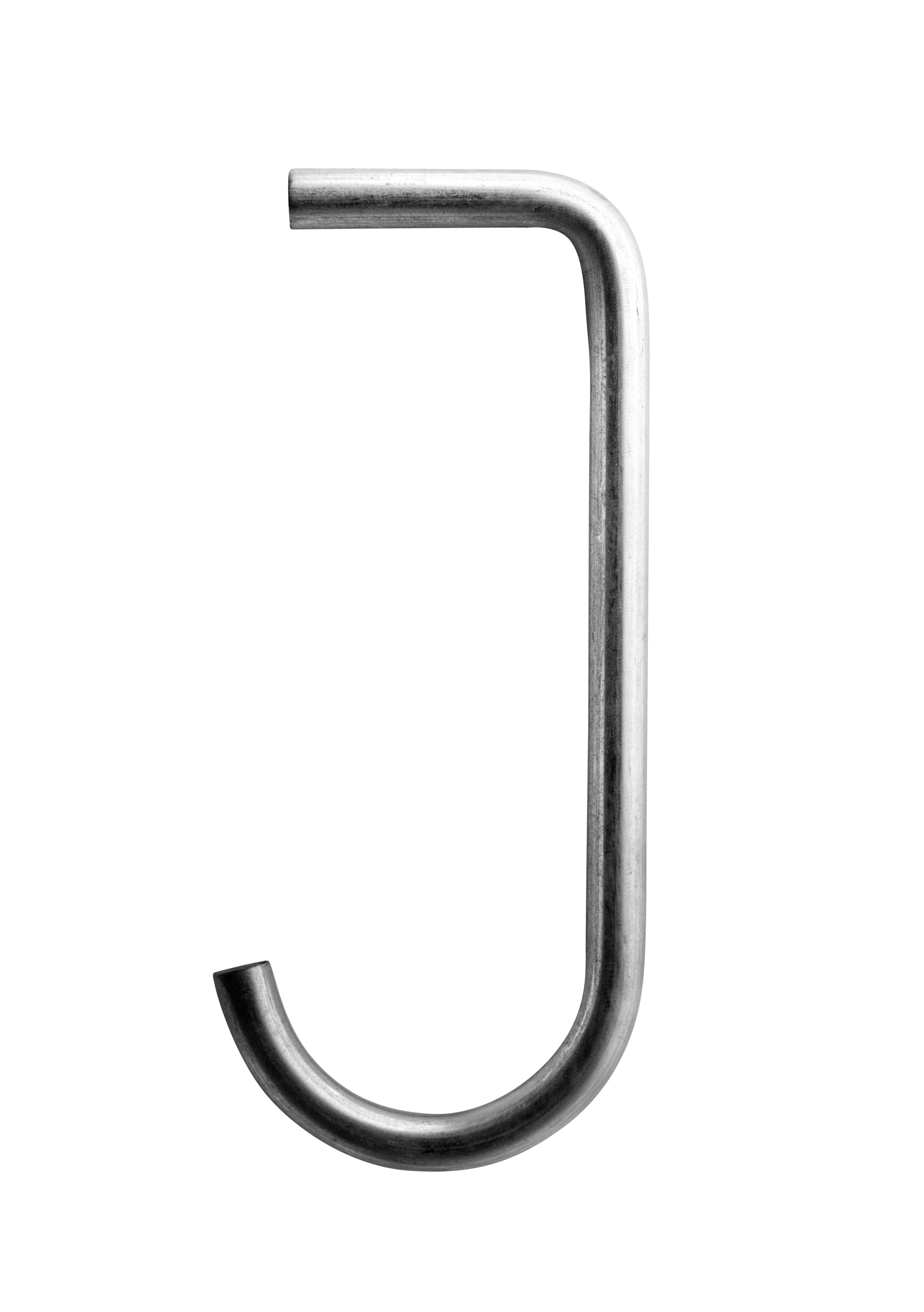 Mit den J-Haken passend zu den Regalböden aus Metall und den galvanisierten Regalböden können Sie Ihre Regalkombination optimieren. An den J-Haken können Sie Oberbekleidung und Rucksäcke aufhängen – oder auch etwas Dekoratives wie einen Hängeblumentopf. Eine Verpackungseinheit enthält 5 J-Haken.