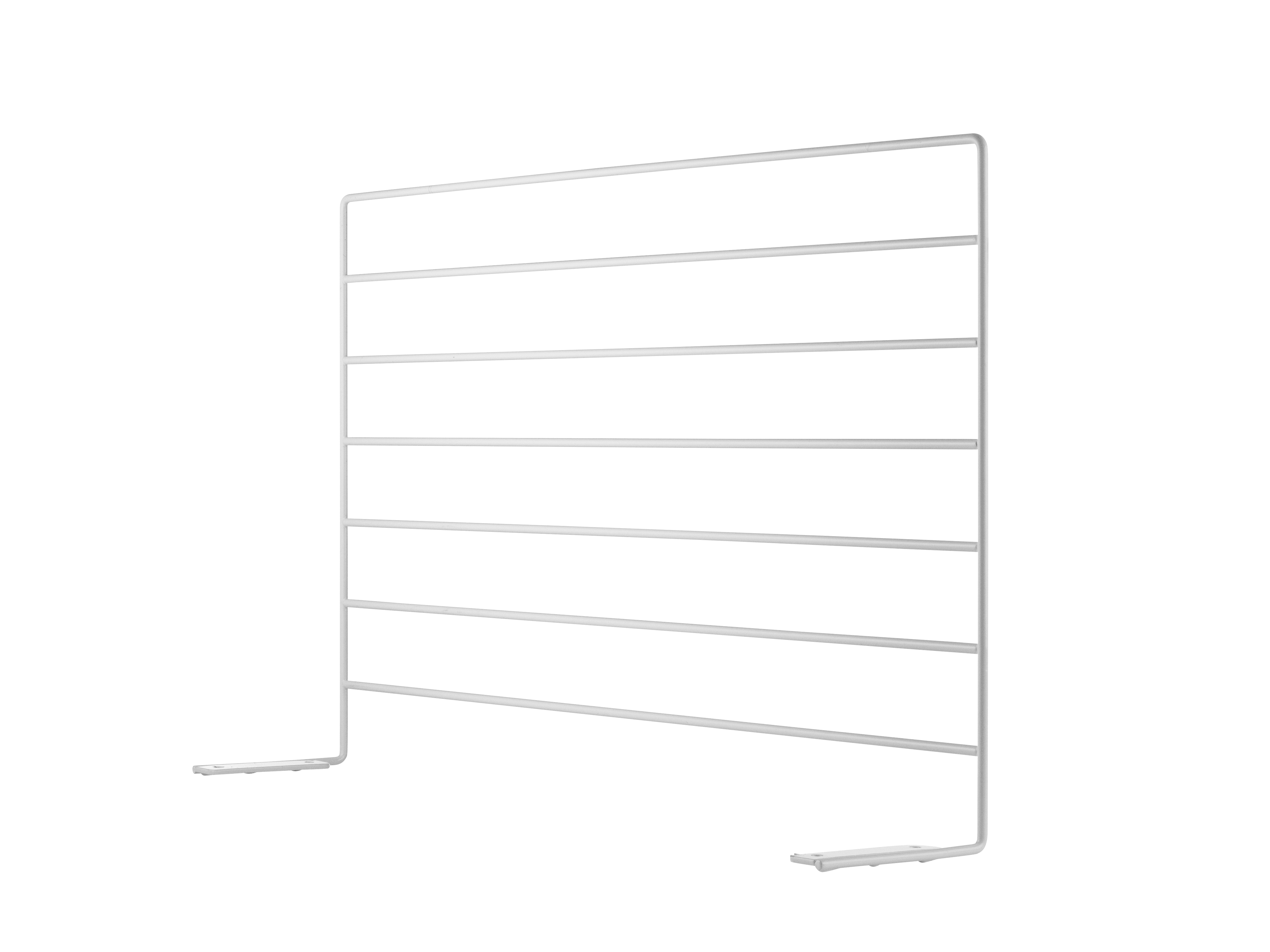 The wire screen from Works™ is equally well suited as a divider between workstations as a bulletin board. Hang your organizers from String® System or s-hooks to increase functionality. You can create further isolated workstation by adding a fabric sleeve to your wire screen. The fabric sleeve is sound absorbing which is well suited for an open office landscape. The wire screen is mounted onto work desks from Works™.