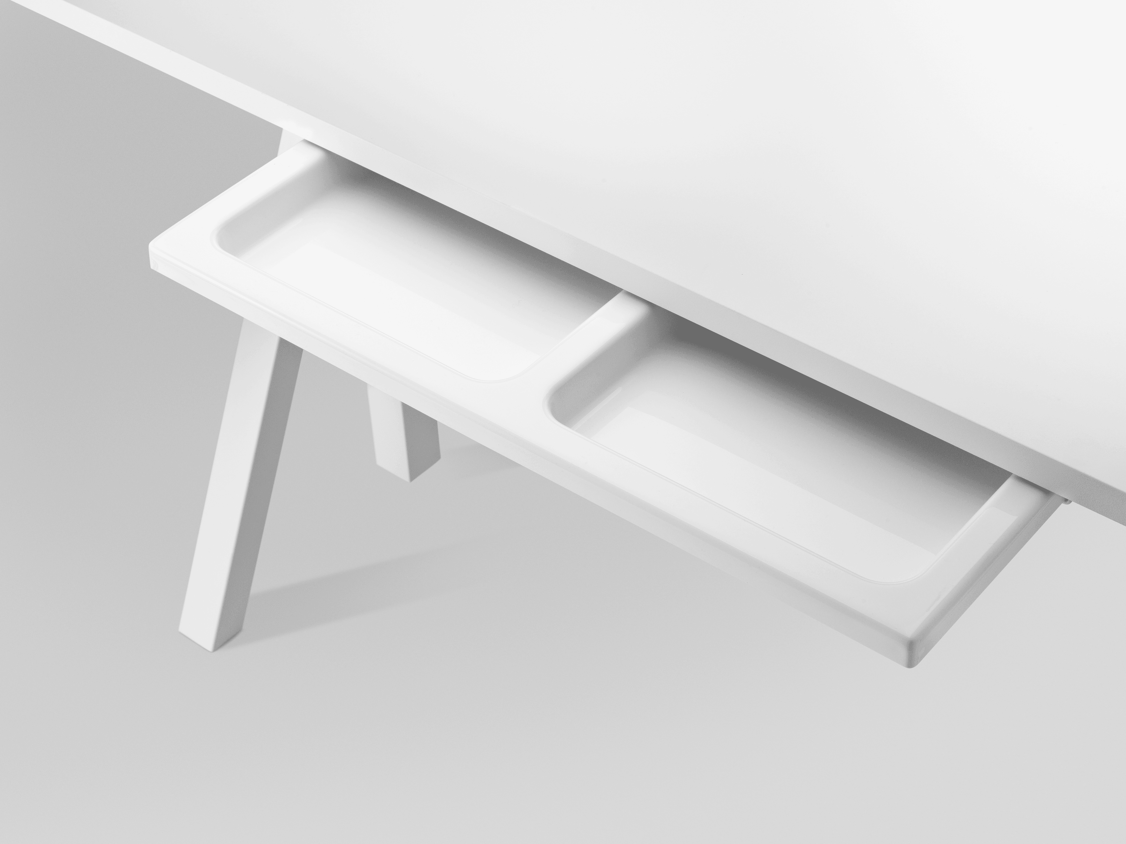 The works drawer from String® System is neat and functional and will free space on your desk. It fits equally well to work desks from Works™ as the work desk from String® System. The work drawer has two compartments with the internal dimensions are: w24 x d23.5 x h3.5 cm.