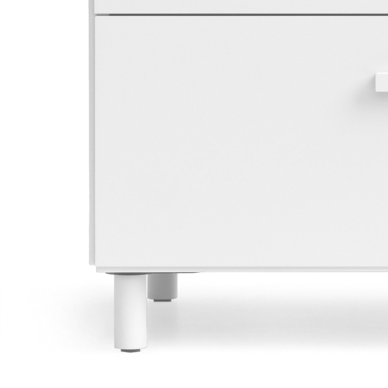 Commode haute de la gamme Relief avec cinq tiroirs. Toutes les commodes de la gamme Relief peuvent être facilement reliées. Disponibles en cinq couleurs et trois tailles différentes, elles vous permettent de créer des combinaisons uniques. L’arrière des commodes Relief est aussi beau que l’avant. Ainsi, vous pouvez vous amuser à les disposer en laissant libre cours à votre créativité. Les dimensions sont : largeur 41 cm x profondeur 41 cm x hauteur 115 cm. Les dimensions intérieures de chaque tiroir sont : largeur 33 cm x profondeur 36,3 cm x hauteur 17 cm. Les commodes Relief sont livrées démontées.